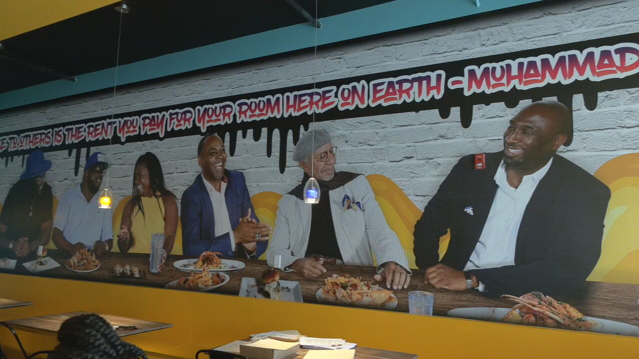Drippin Crab Mural